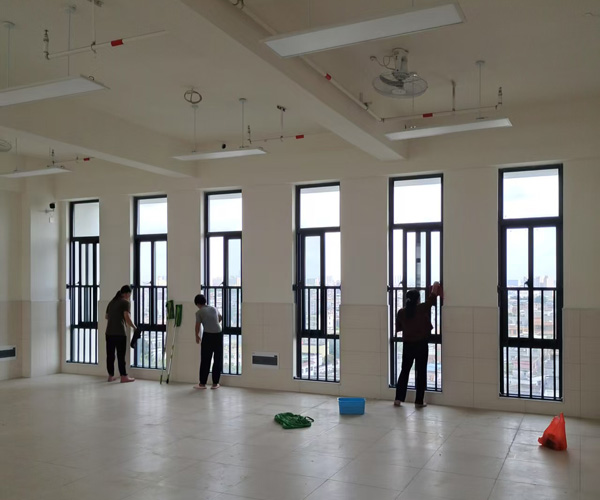 東莞寮步汽車學(xué)校保潔